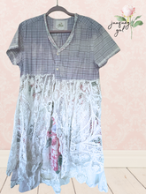 Load image into Gallery viewer, gorgeous pink rose boutique & white chunky crochet lace duster coverup Lagenlook free oversize