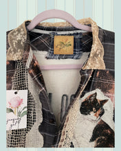 Load image into Gallery viewer, calico cat duster