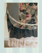 Load image into Gallery viewer, drapery vintage brocade duster