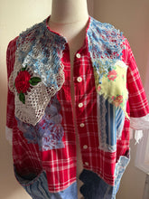 Load image into Gallery viewer, Vintage tablecloth bouquet & bows oversized duster shirt Americana Crochet roses Plus 3X to 4X