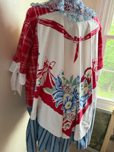 Load image into Gallery viewer, Vintage tablecloth bouquet & bows oversized duster shirt Americana Crochet roses Plus 3X to 4X