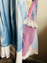 Load image into Gallery viewer, Vintage Blue Rose & Calico Kitten Textiles - Apron - Smock