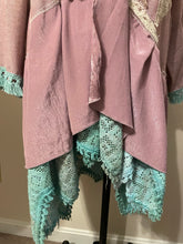 Load image into Gallery viewer, frankly fancy fringe 1940's barkcloth oxford cloth upcycled duster shirt
