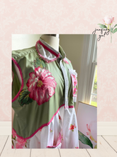 Load image into Gallery viewer, pink &amp; green vintage rose sheets duster coverup Lagenlook free-size oversize
