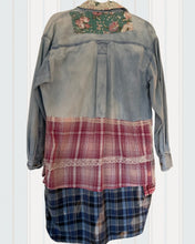 Load image into Gallery viewer, Hearts &amp; Roses Needlepoint Denim Duster Shirt
