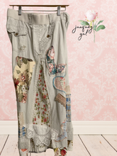 Load image into Gallery viewer, romantic khaki LOVE heart lightweight capri flared Size 10 Large
