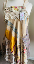 Load image into Gallery viewer, Golden Rod &amp; Grass Vintage Feedsack Smock
