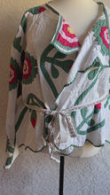 Load and play video in Gallery viewer, Hand Stitched Hearts &amp; Floral Applique Short Wrap Quilt Jacket - Fits Oversized Plus to 5X
