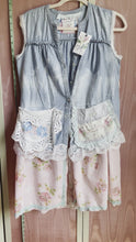 Load and play video in Gallery viewer, denim &amp; pink roses vintage sheets - shirt | duster *Fits Up to Medium*
